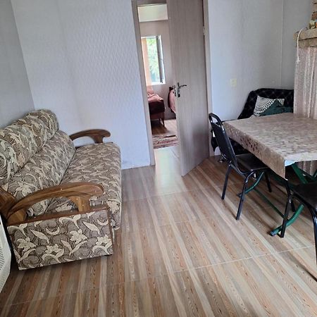 Lux-2-Or-1- Persons Irodion Evdoshvili Street #15 Kutaisi Luaran gambar